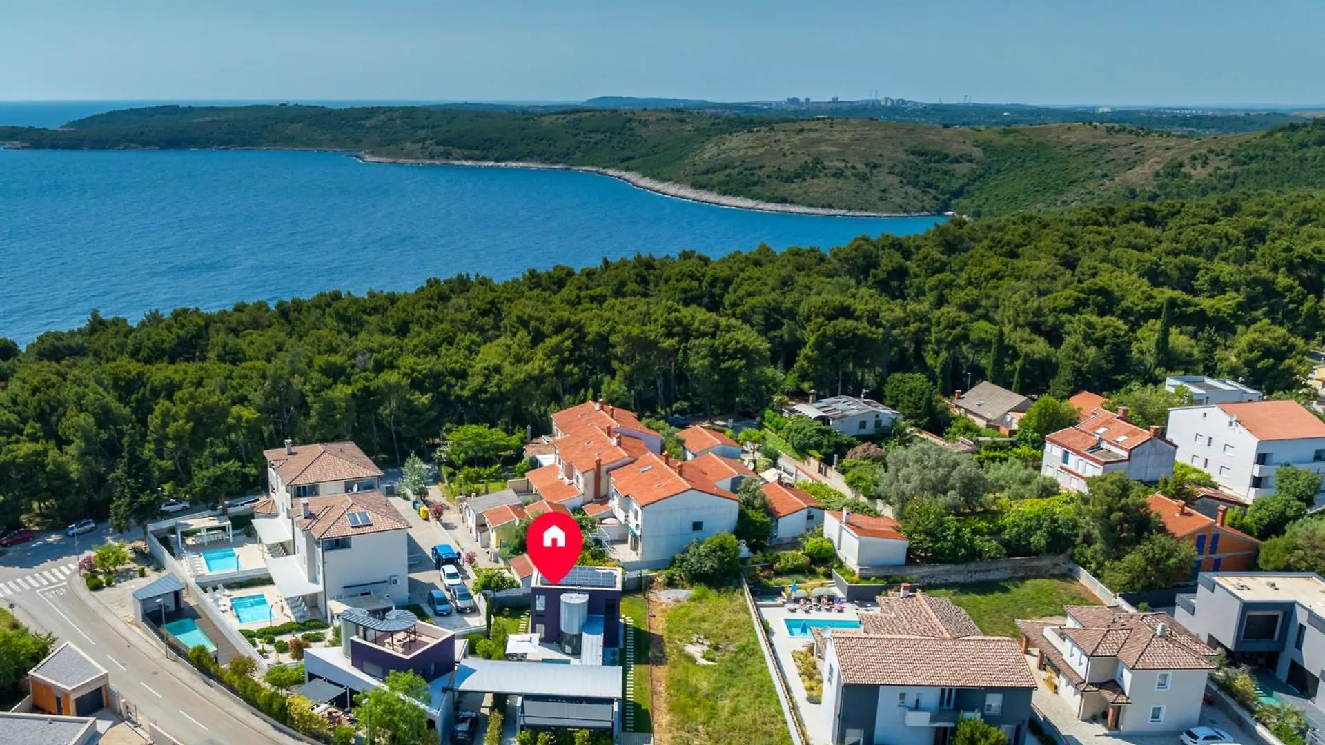 Villa Aselva with Pool near Kamenjak Nature Park Premantura
